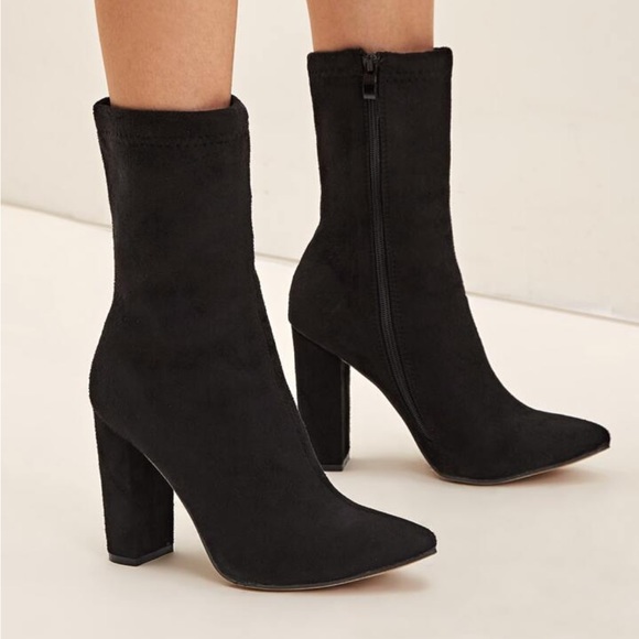 Black Point Toe Chunky Boots - Picture 3 of 4